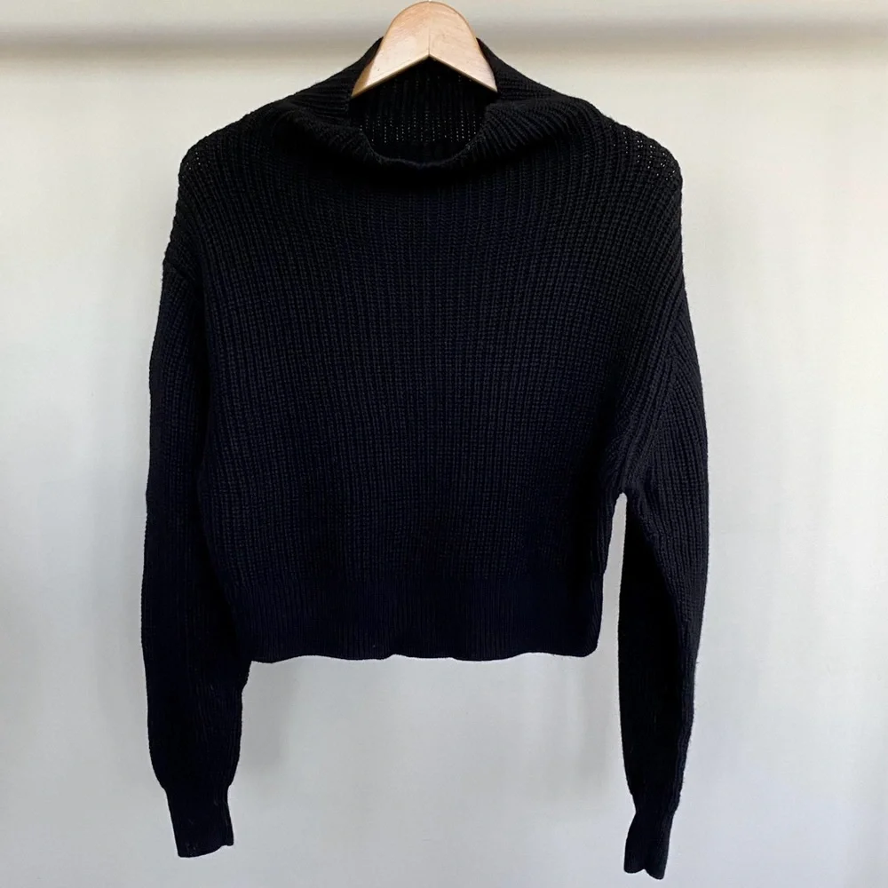 Aritzia Wilfred 100% merino wool waist turtleneck sweater. 🖤 - Picture 5 of 8